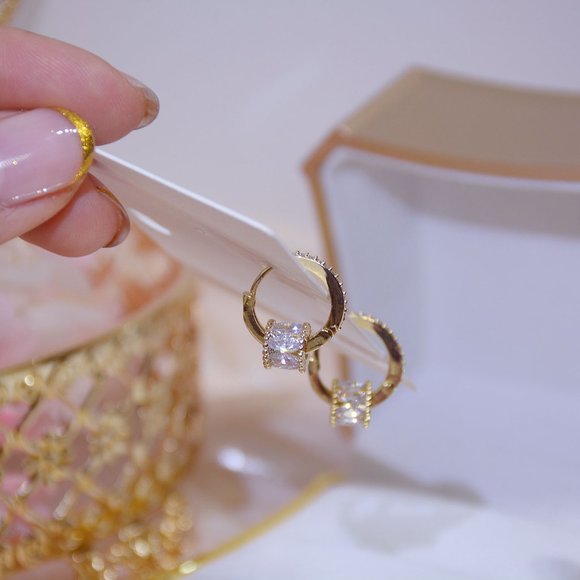 NEW 14K Gold Plated Diamond Huggie Hoop Earrings - Picture 6 of 9